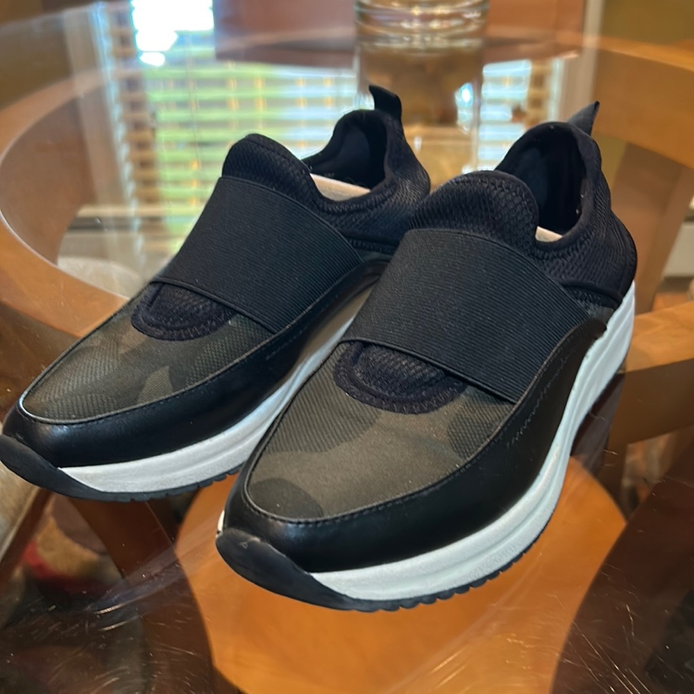 Anne Klein Sport “army fatigue”!sneakers, size 6.5M.